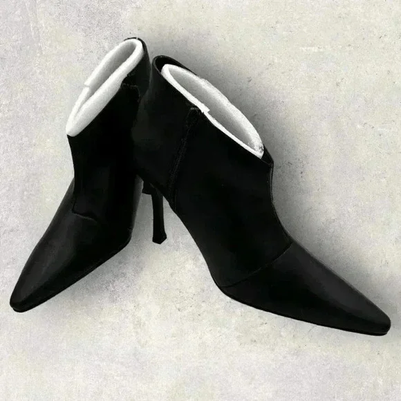 Details high heel booties black leather women's size 8B - Picture 6 of 11